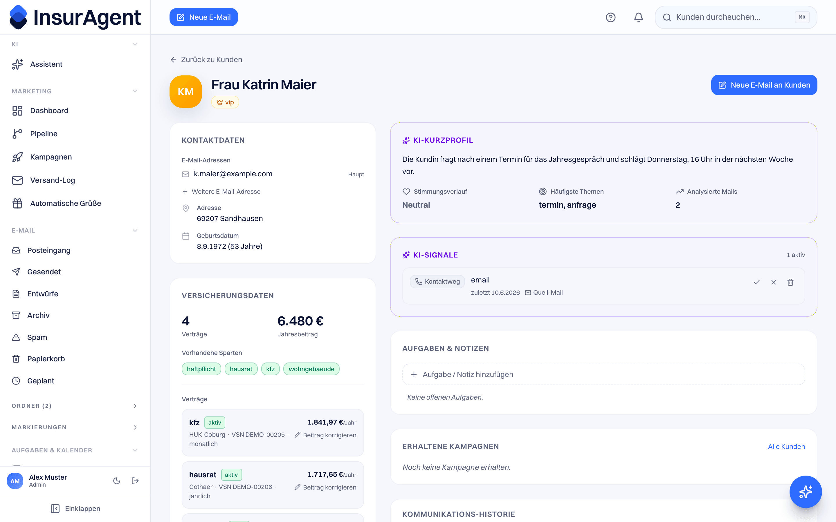 Kundenakte mit KI-Kurzprofil, Signalen und allen Verträgen